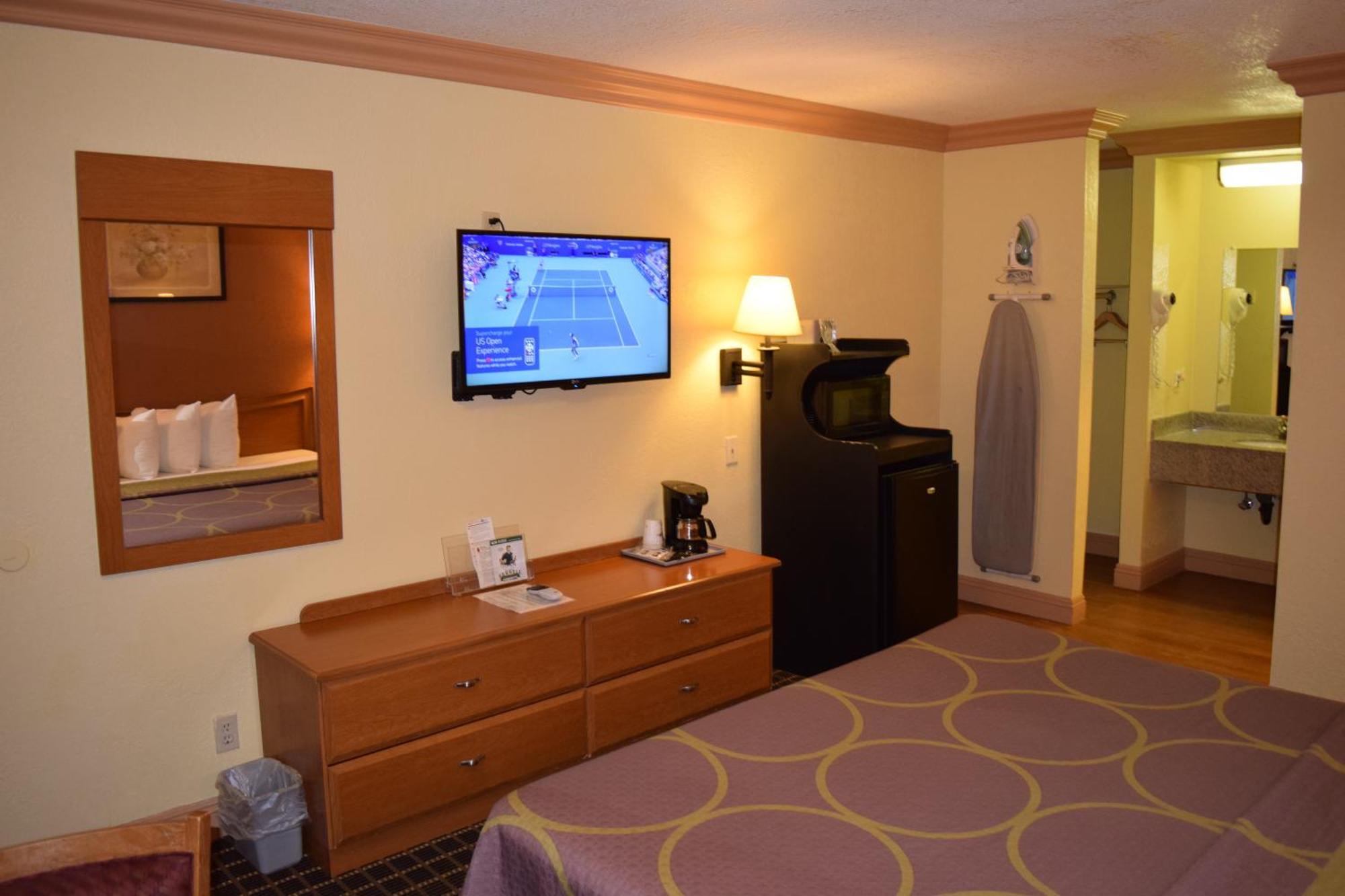 Super 8 By Wyndham Azusa Room photo
