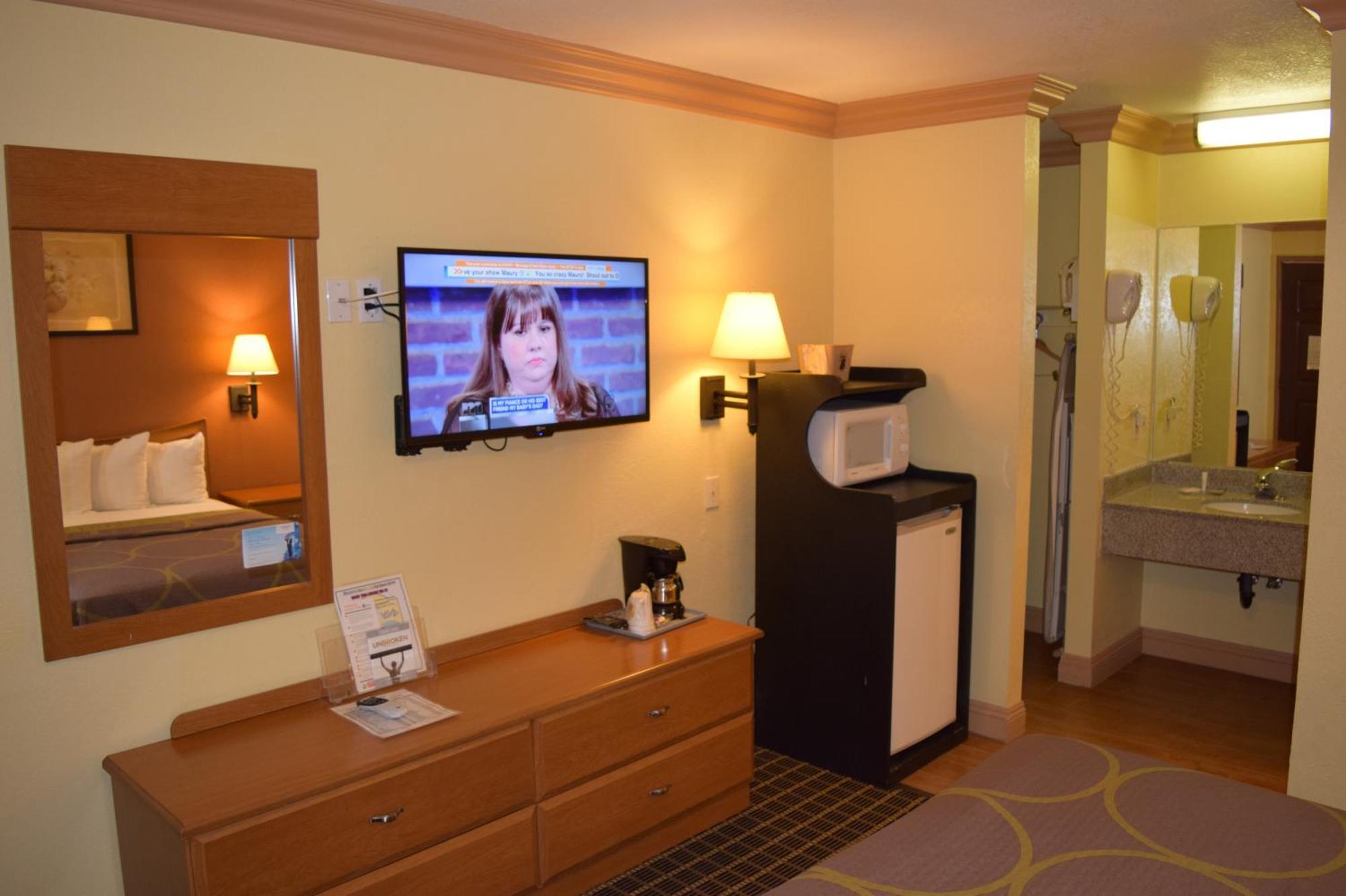 Super 8 By Wyndham Azusa Room photo