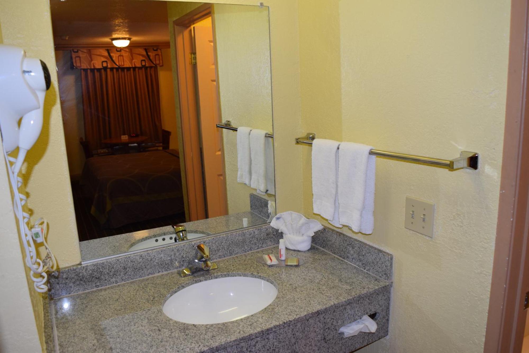 Super 8 By Wyndham Azusa Room photo